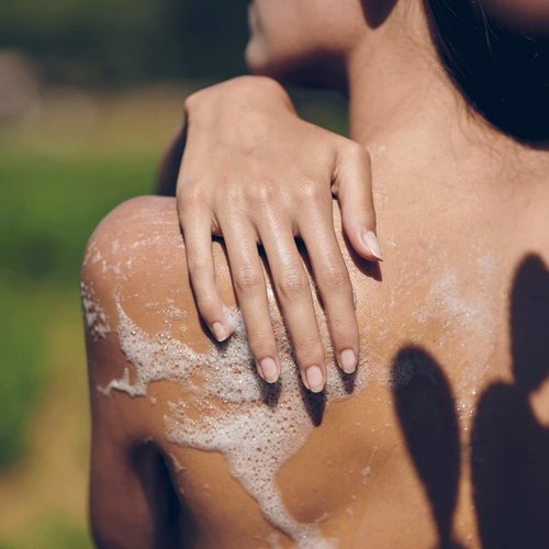 L'OCCITANE Daily Foaming Body Wash - Gently Cleanses & Moisturizes All Skin Types | Eco-Friendly & Vegan