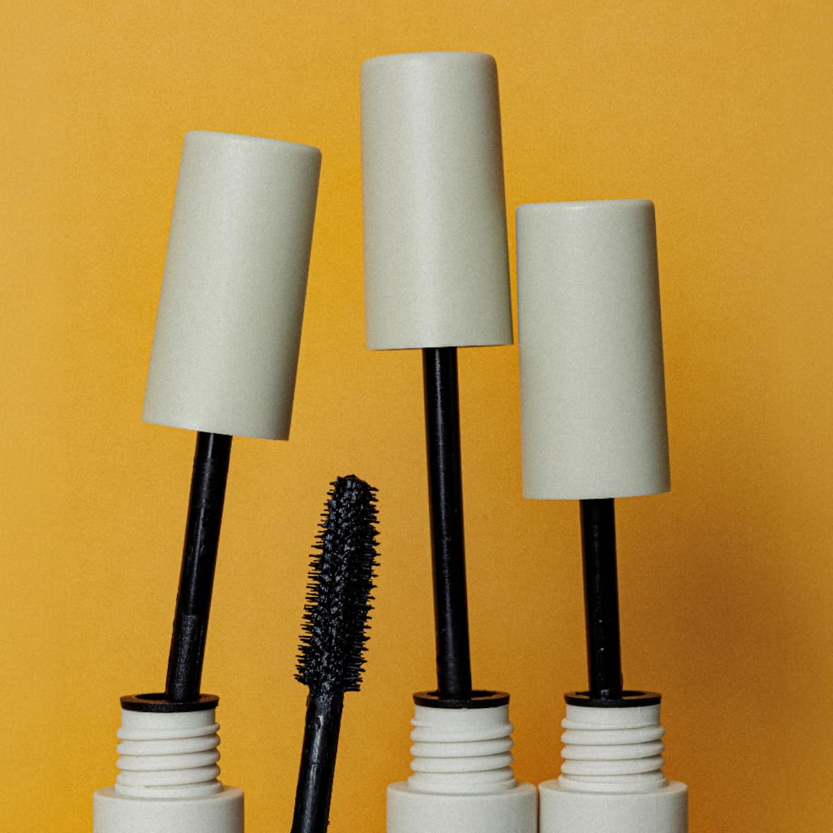YuYa Cruelty-Free Makeup - Natural Oil Mascara for Long, Voluminous Lashes - Essential for Your Makeup Routine!