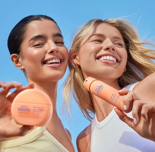 Isle Of Paradise Daily Defense Face Fluid SPF 50 - Lightweight Broad-Spectrum Sunscreen for All Skin Types | 1.69 fl. oz.