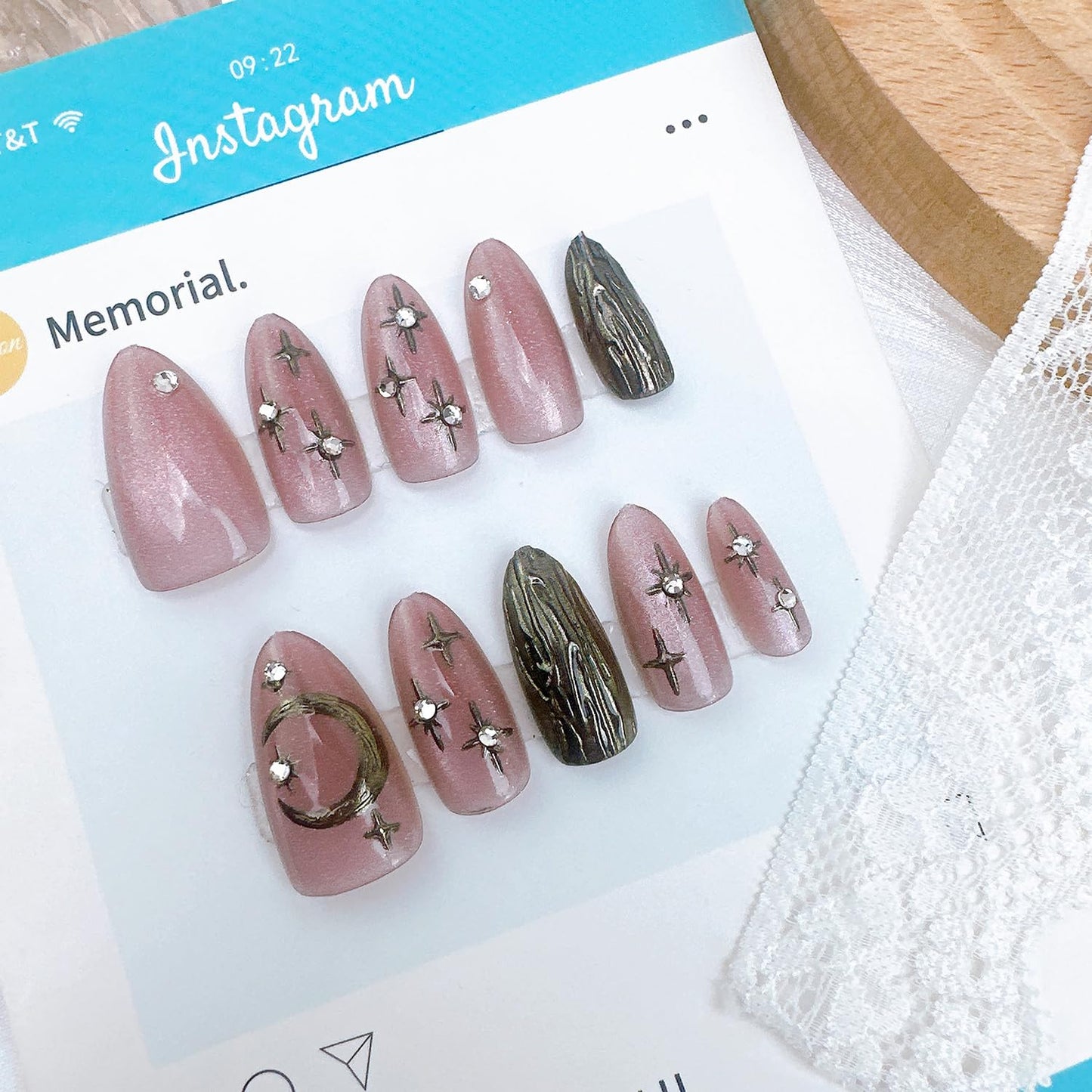 24Pcs St Patrick's Day Press on Nails Short Square Gold French Tip Fake Nails with Gold Rhinestones Horseshoe Rainbow Shamrocks False Nails St Patricks Day Acrylic Nails Irish Stick on Nails for Women