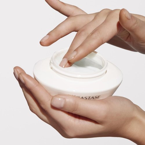 KERASTASE Nutritive Nourishing Mask - Moisturizes & Conditions Hair with Irisome Complex | 6.8 Fl Oz