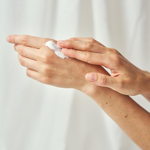 Kamill Hand and Nail Cream - Classic Formula with Natural Chamomile | 3.3 Oz (100 Ml)
