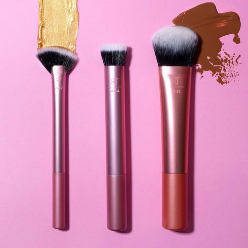 Real Techniques Seamless Complexion Makeup Brush - Streak-Free Foundation & Skincare Tool, 1 Count