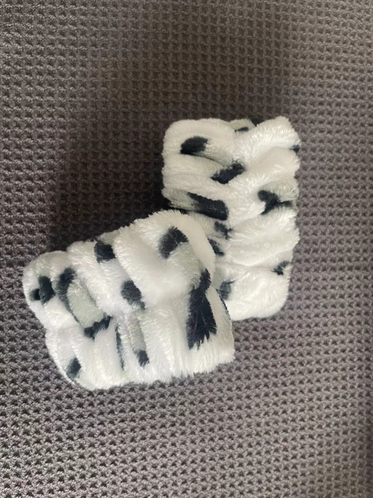 Cozy Manor 7 Pieces Spa Wrist Washband Set 6 Pieces Absorbent Wrist Towels for Washing Face and Facial Makeup Headband with Laundry Bag Wristbands for Women Girls (baowen)