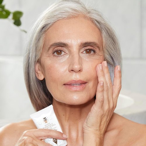 Charlotte Tilbury Super Radiance Face Exfoliator - Gentle Exfoliating Mask with Salicylic & Glycolic Acid for Refined Pores & Radiant Glow