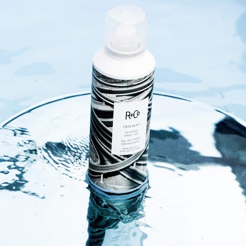 R+Co Freeway Defining Spray Gel | Creates Definition + Amplifies Volume and Texture | Vegan + Cruelty-Free | 5 Fl Oz