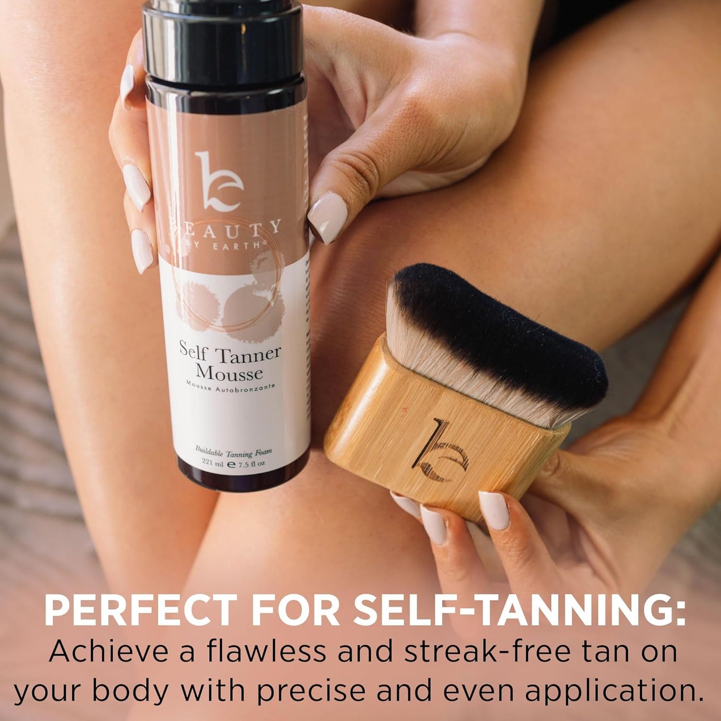 Skiennix Ultra Soft Self Tanner Brush - Kabuki Applicator for Streak-Free Sunless Tan | Easy to Clean