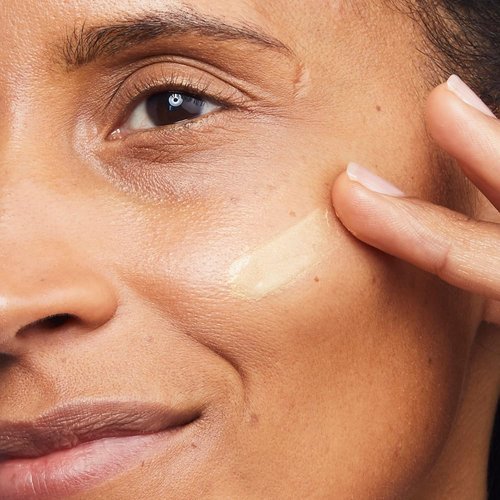 No7 Lift & Luminate Primer - Hydrating Makeup Base with Niacinamide - Smooths Skin & Enhances Glow (30ml)