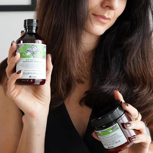 Davines Naturaltech Renewing Shampoo - Anti-Aging Formula for All Hair Types | 8.45 Fl Oz