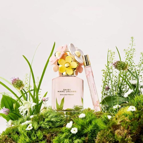 Marc Jacobs Daisy Eau So Fresh Eau de Toilette - Fresh Floral Women's Perfume with Raspberry, Wild Rose & Grapefruit Notes