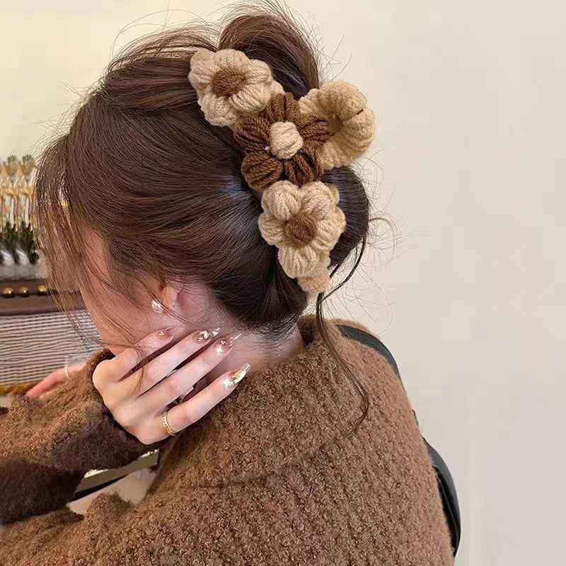 Soft Plush Bow Hair Clip - Elegant Winter Hair Accessory for All Hairstyles