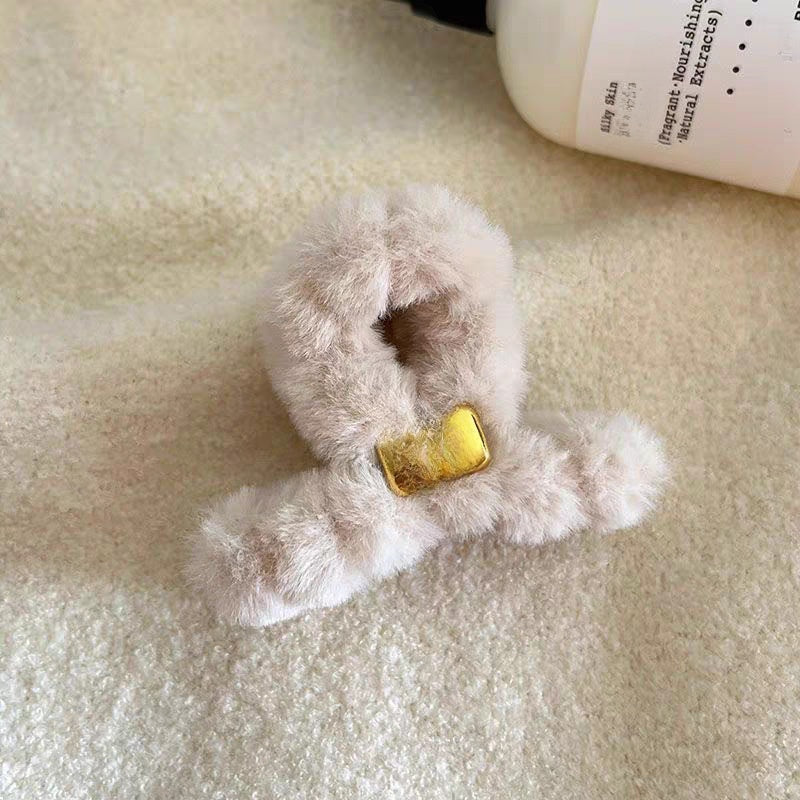 Soft Plush Bow Hair Clip - Elegant Winter Hair Accessory for All Hairstyles