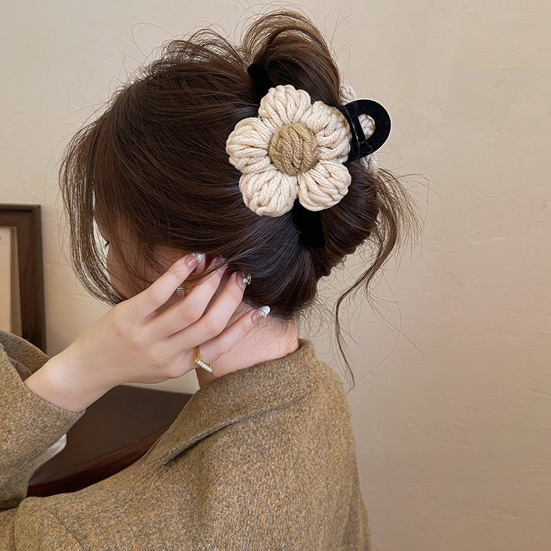 Soft Plush Bow Hair Clip - Elegant Winter Hair Accessory for All Hairstyles