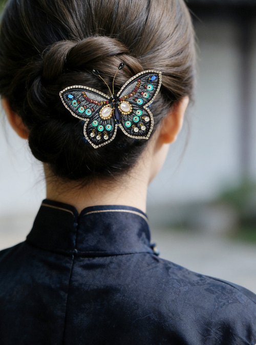 Handmade Embroidered Butterfly Hair Clip - Luxury Rhinestone Retro Hairpin