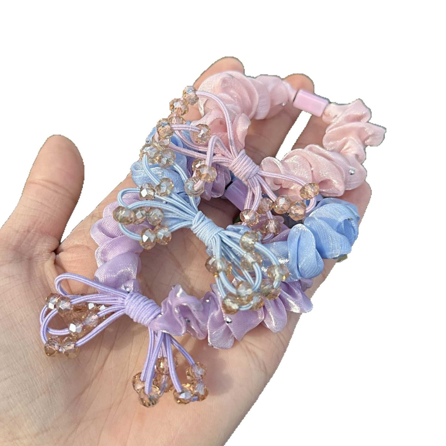 Hair conditioner with pearl hair decorations