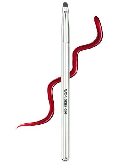 Wonderskin Precision Lip Definer Brush – Slim Angled Lip Brush for Flawless Lip Definition, Clean Application & Ombre Effects Makeup Brush