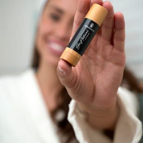 Nanoceutical Solutions BEE NATURAL LIP BALM, Organic Beeswax, Shea Butter & Coconut Oil, Ultra-Moisturizing, Heals Sore Chapped Lips