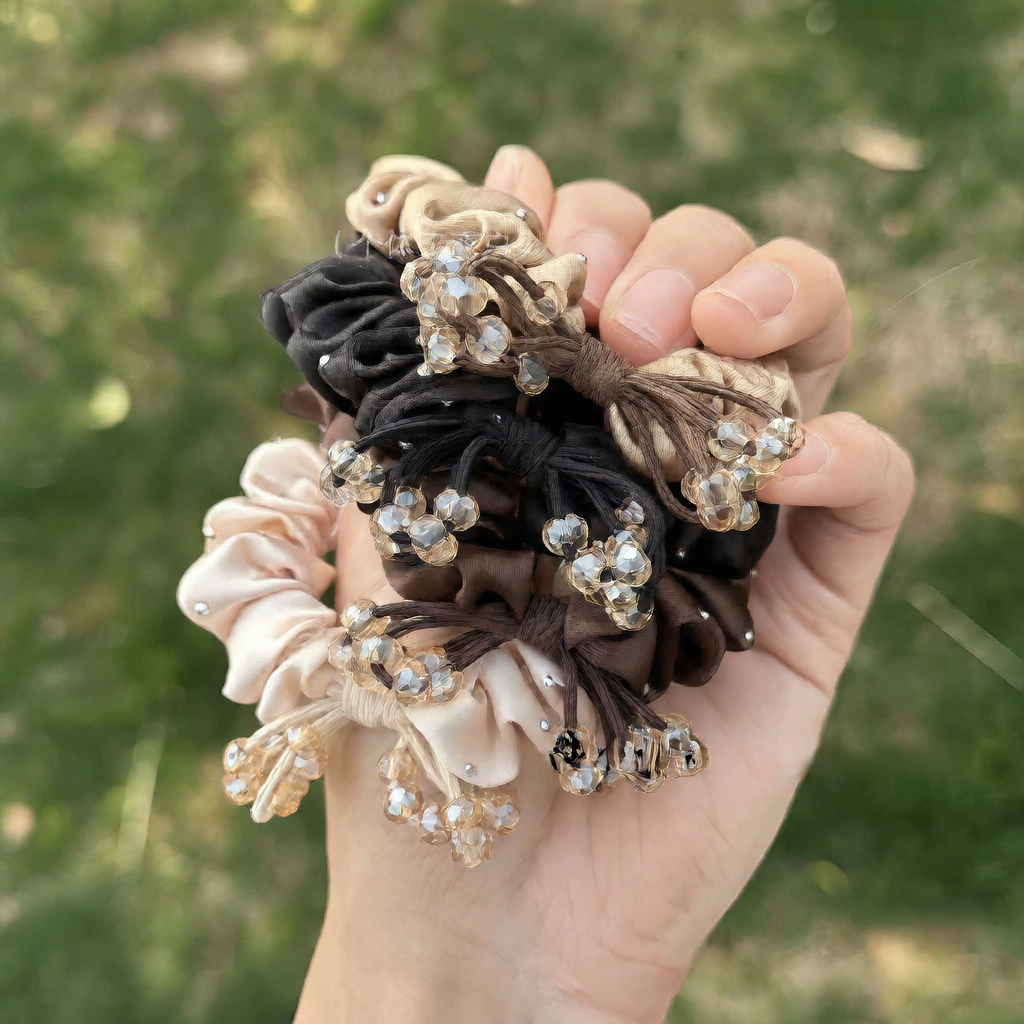 Hair conditioner with pearl hair decorations