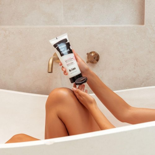 b.tan Self Tan Remover & Body Wash - 2-in-1 Exfoliator & Cleanser for Dark Tans, 8 Fl Oz