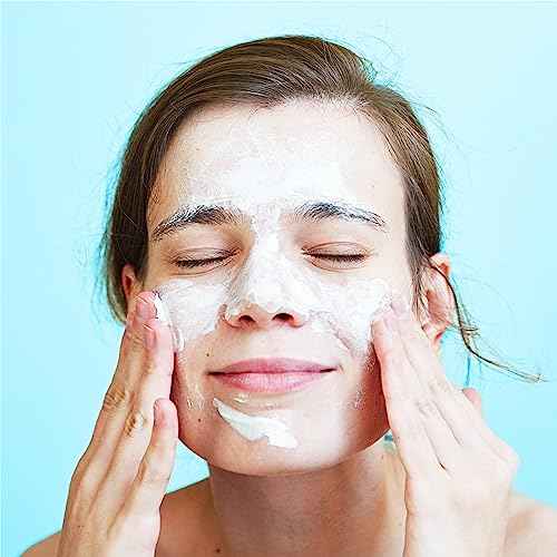 Neutrogena Oil-Free Acne Face Wash with 2% Salicylic Acid, Daily Exfoliating Scrub & Acne Treatment for Oily, Acne-Prone Skin, Clears Breakouts & Blackheads, 4.2 fl. oz