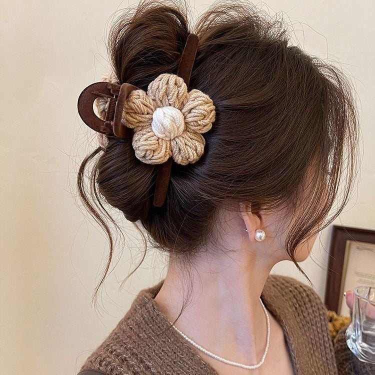 Soft Plush Bow Hair Clip - Elegant Winter Hair Accessory for All Hairstyles