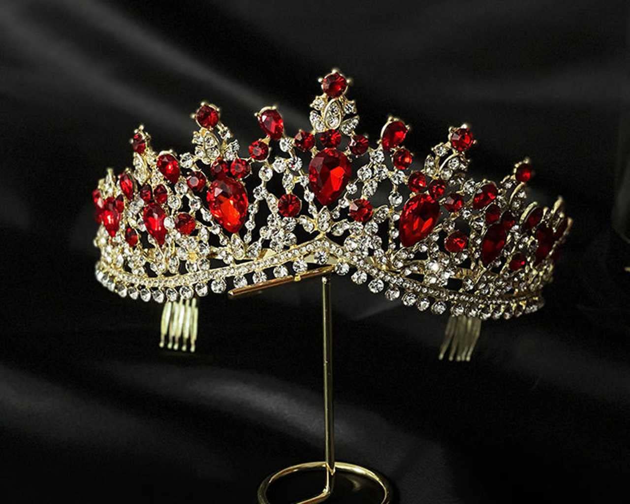 Yunyuebridal Elegant Queen Crown for Women Jeweled Rhinestones Formal Evening Prom Party Headpieces,Red