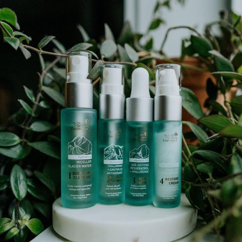 Illuminating Niacinamide + Hyaluronic Antioxidant Glow Toner