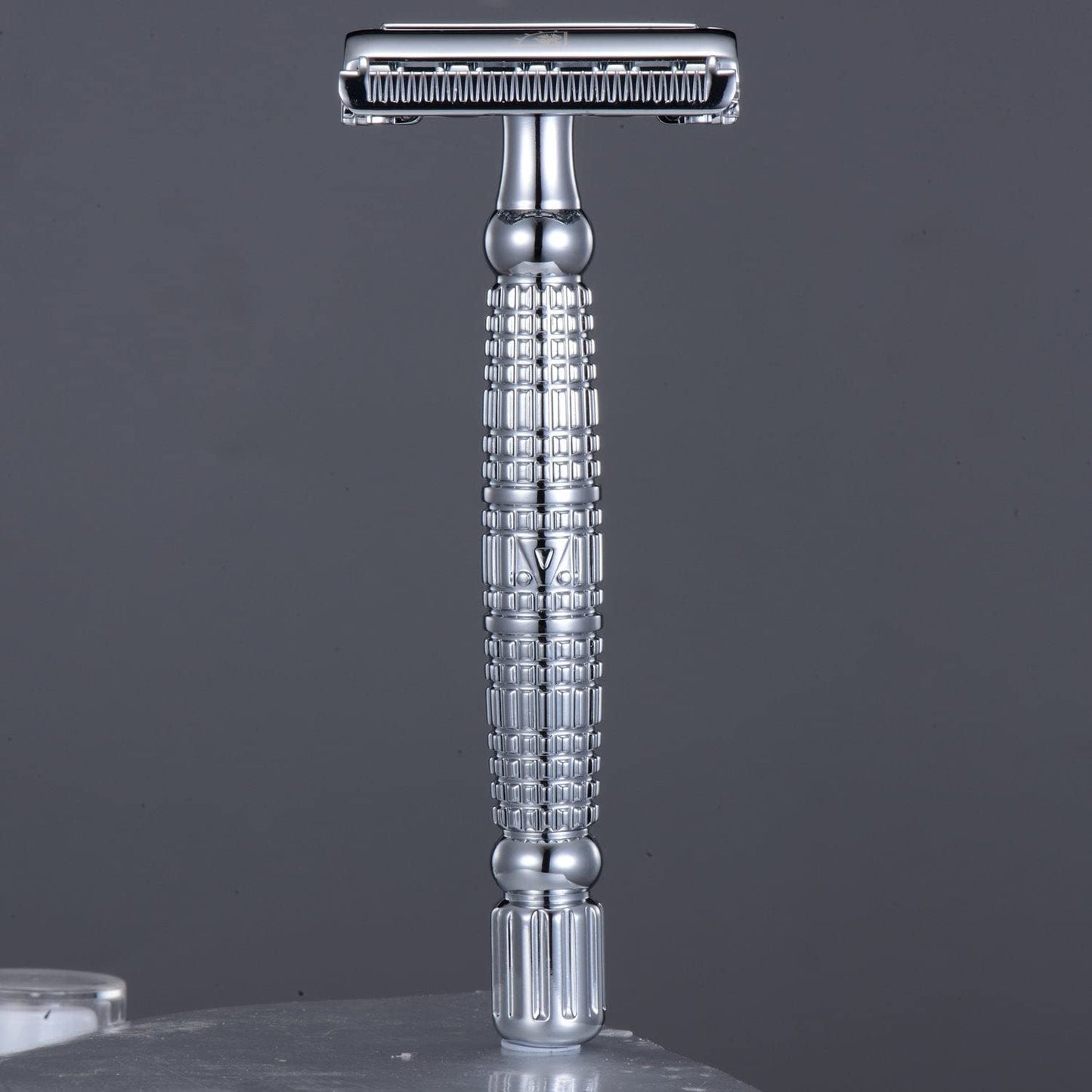 VIKINGS BLADE Double Edge Safety Razor - Smooth Shave with 5 Swedish Steel Blades | Luxury Case Included