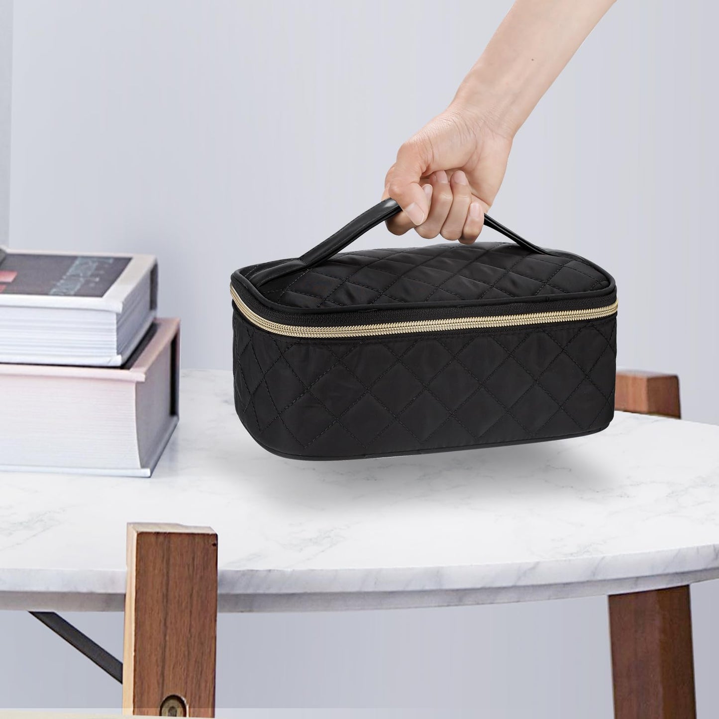 OCHEAL Travel Makeup Bag,large Capacity Travel Cosmetic Bag,Medium Makeup Bag Organizer Diamond Texture Makeup case with Handle and Brush Storage Area -Black