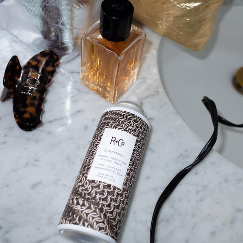R+Co CHAINMAIL Thermal Protection Spray - Heat Protectant for All Hair Types, Strengthens & Smooths