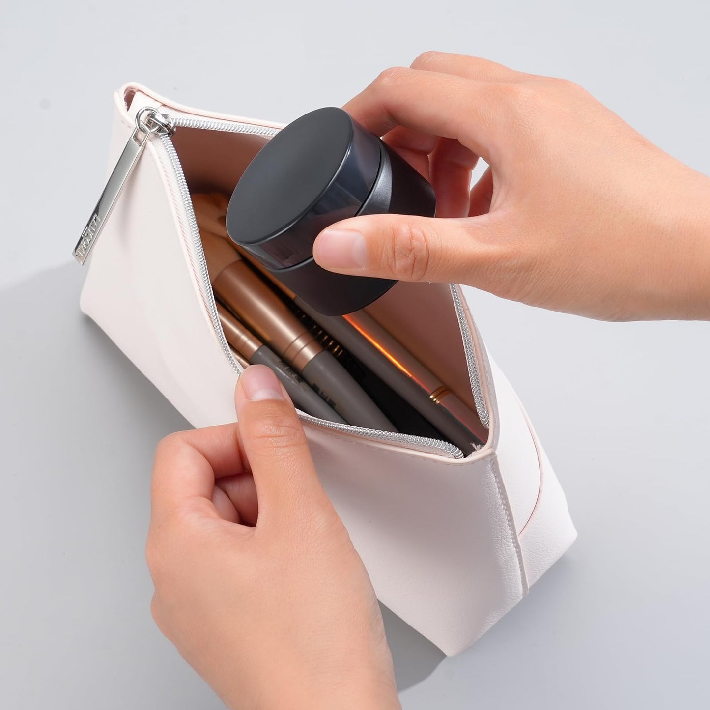 OverNews 4PCS 1oz Glass Jar, Empty Small Cosmetic Lotion Containers,with Inner Liners,Black Lid, Spatula (Black)