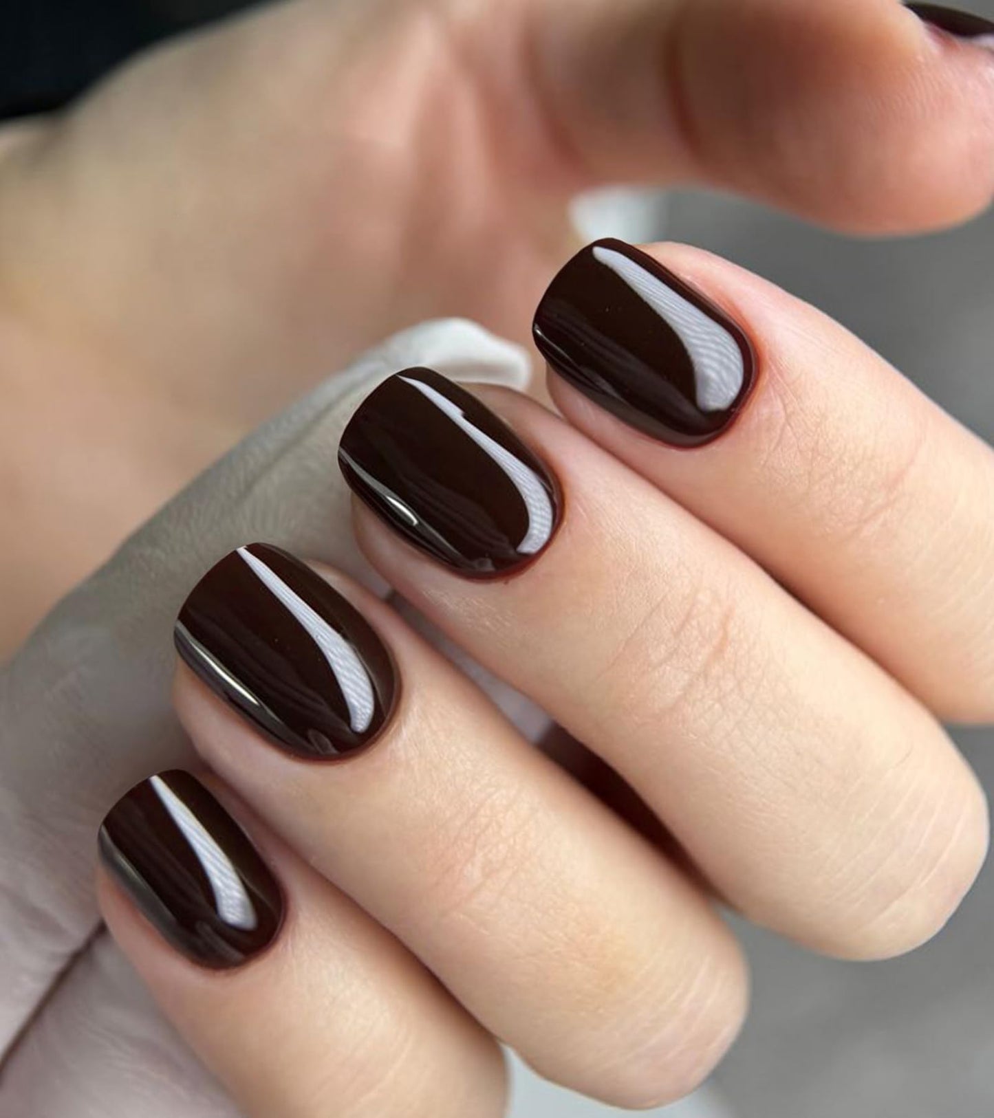 Artquee Press on Nails Short Soft Nude Square False Tips Glossy Reusable Fake Stick on Nails Kit for Women - 30 PCS 15 Sizes