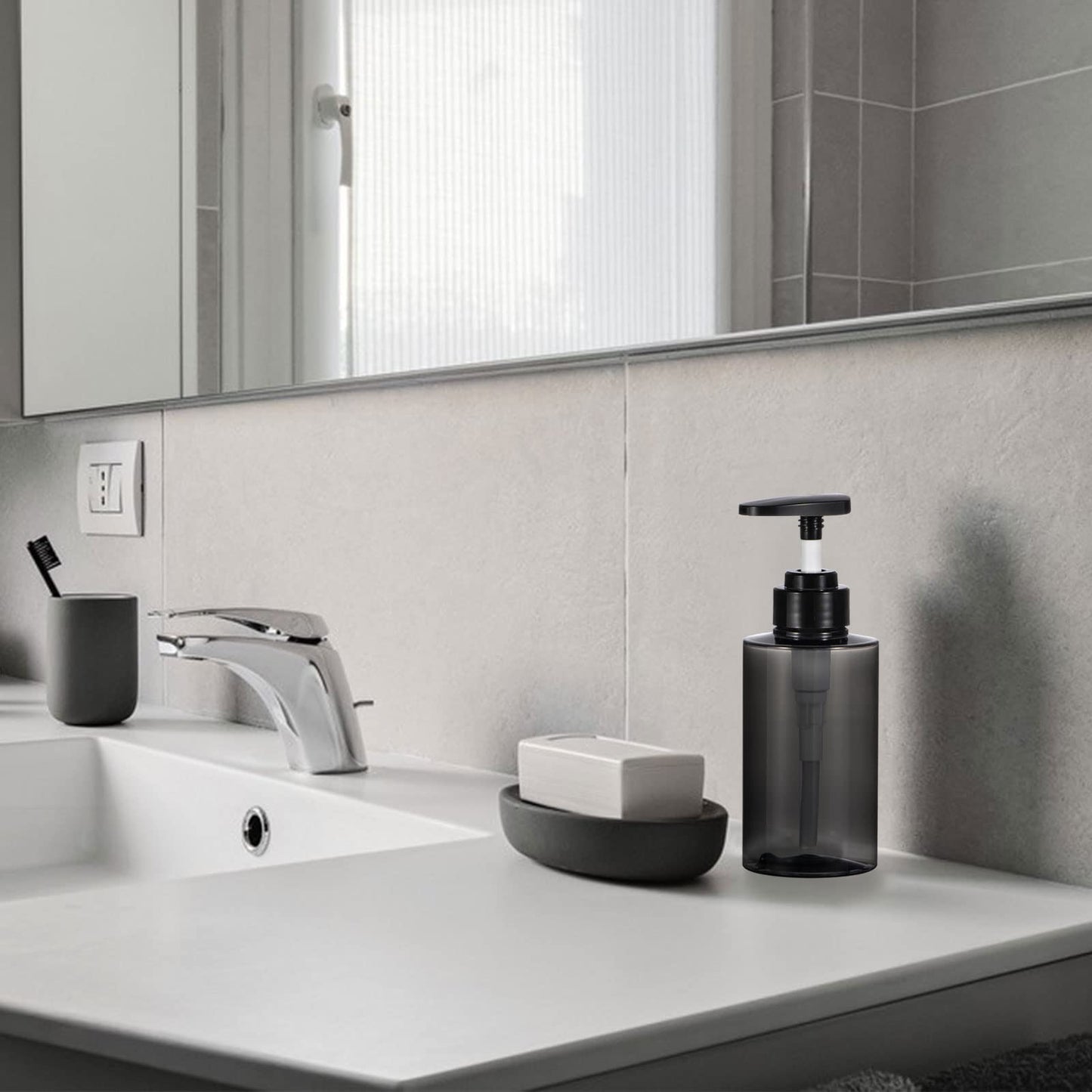 Shampoo Bottles with Pump, Yebeauty 2 Pack Empty Refillable Shower Bottle 10oz 300ml Squeeze Lotion Dispenser for Bathroom,Shampoo Soap, Conditioner Body Wash Liquidl,Clear Grey