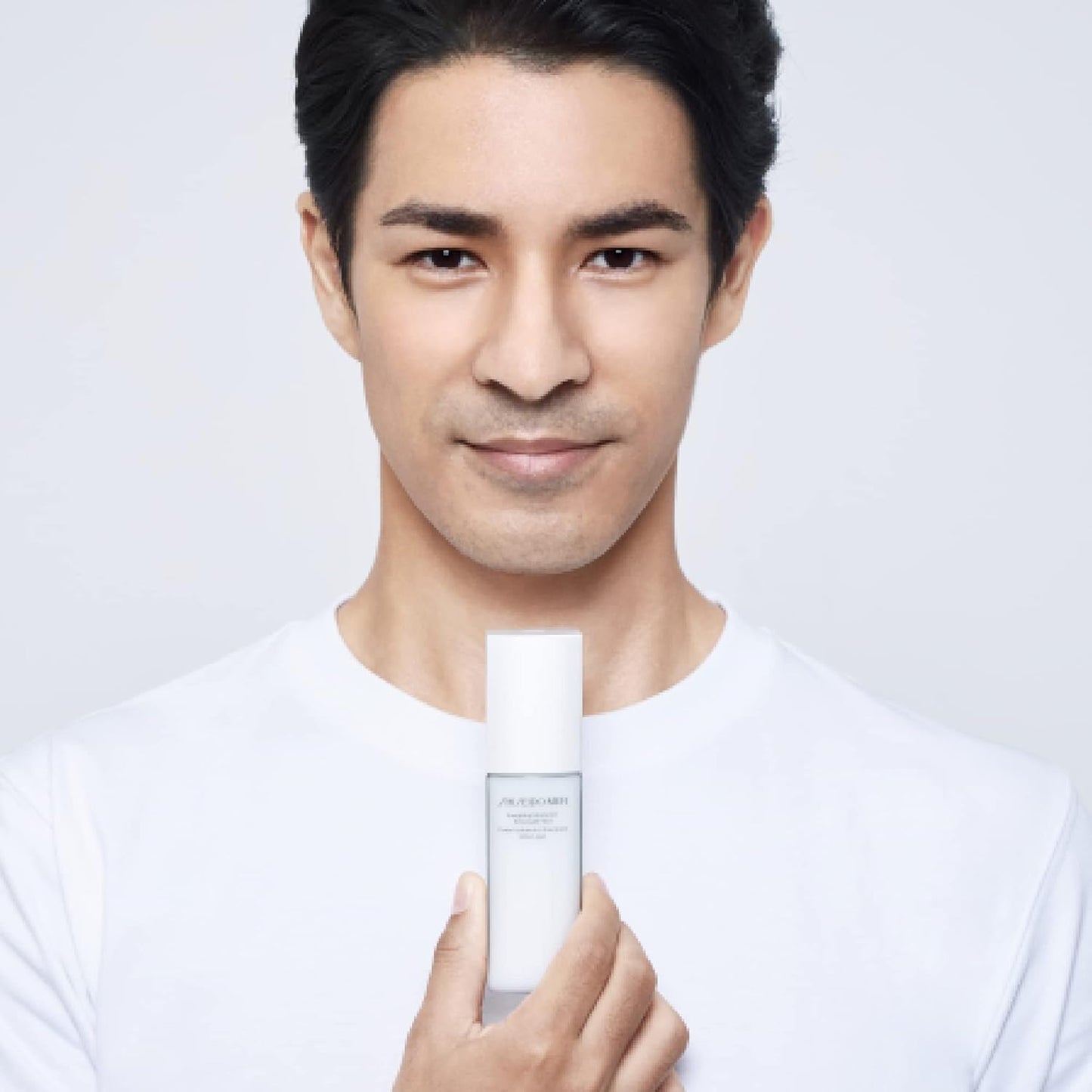 Shiseido Men Energizing Moisturizer - Extra Light Fluid 100 mL | Reduces Fine Lines & Dullness, Non-Greasy Texture