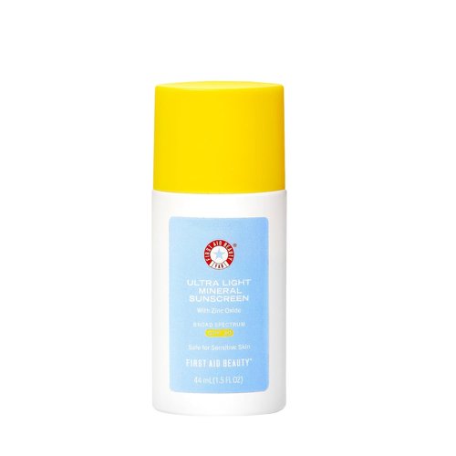 First Aid Beauty - Weightless Liquid Mineral Sunscreen SPF 30 | Ultra Sheer Tint, 1.5 oz