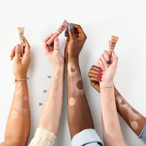 essence | Baby Got Glow Liquid Highlighter | Lightweight, Blendable & Buildable with Sponge Applicator for Radiant Glow | Vegan & Cruelty Free