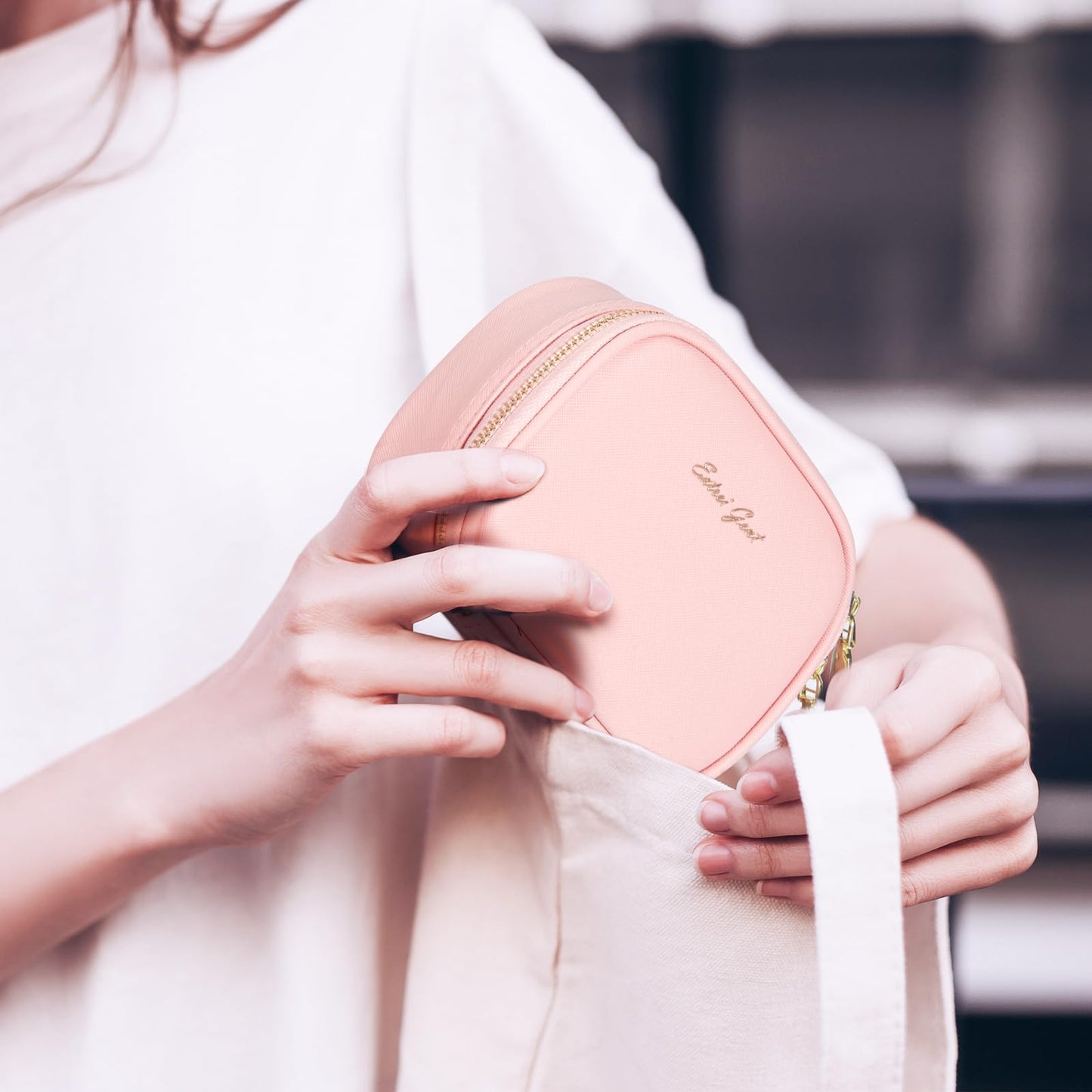 Extrei Gent Small Makeup Bag Travel Train Case with Mirror and Light Mini Travel Makeup Train Case Cosmetic Organizer 3 Adjustable Brightness Toiletry Bag Portable Artist Storage