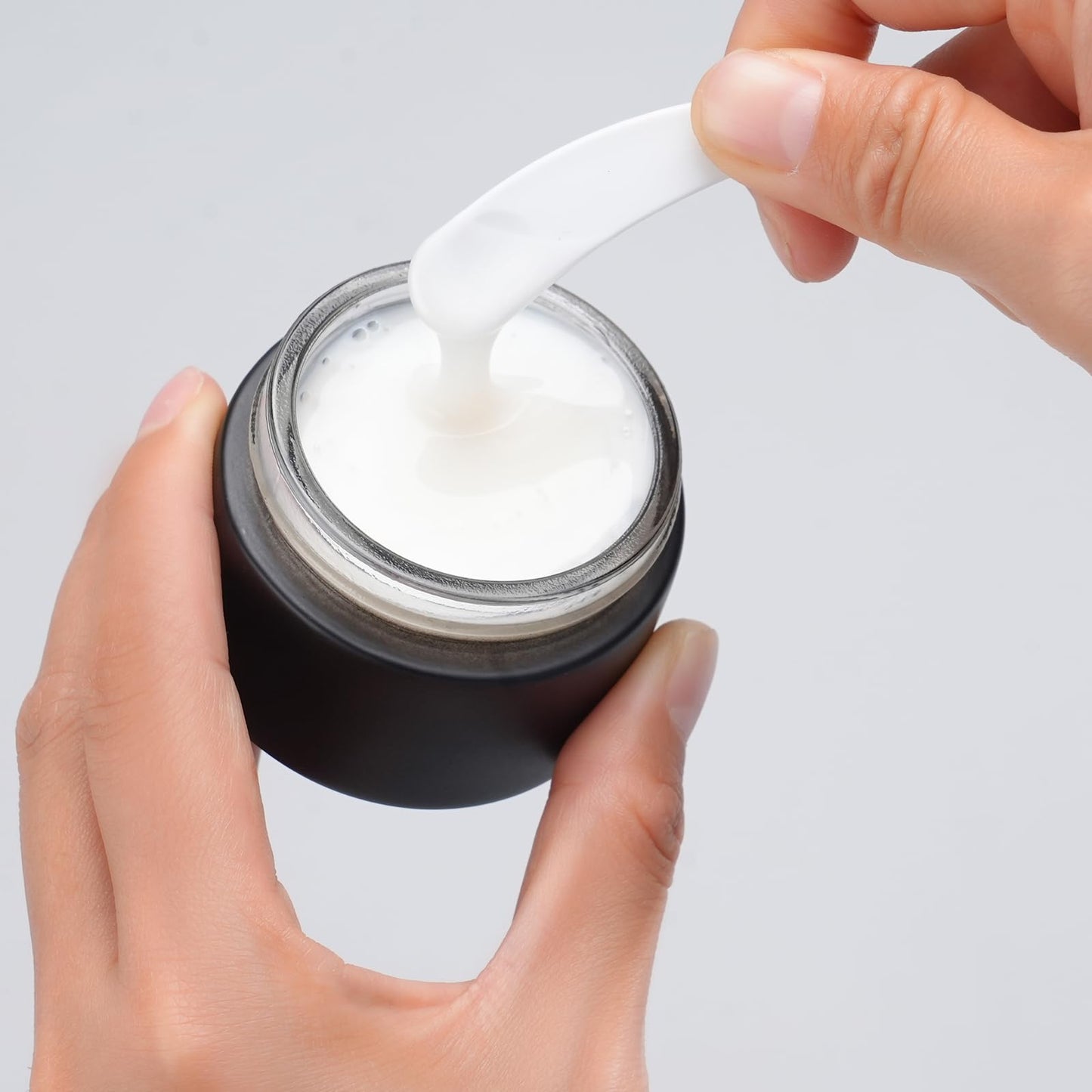 OverNews 4PCS 1oz Glass Jar, Empty Small Cosmetic Lotion Containers,with Inner Liners,Black Lid, Spatula (Black)