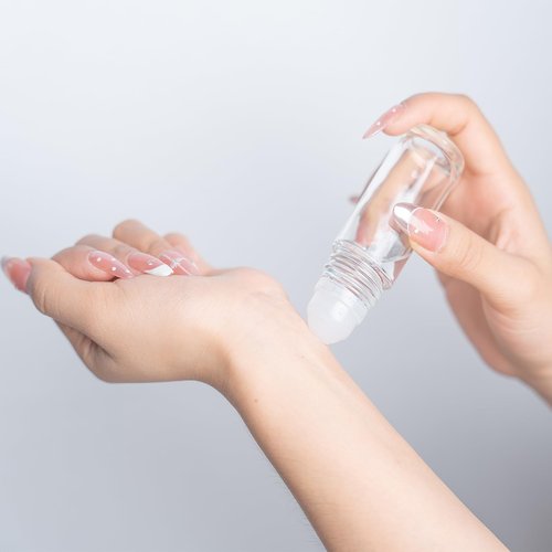 2 PCS Empty Glass Roller Bottles Plastic Roller Ball,Deodorant Roll On Bottles for Essential Oils, Perfume, Cosmetics （30ml ） (1Round 1Oval)