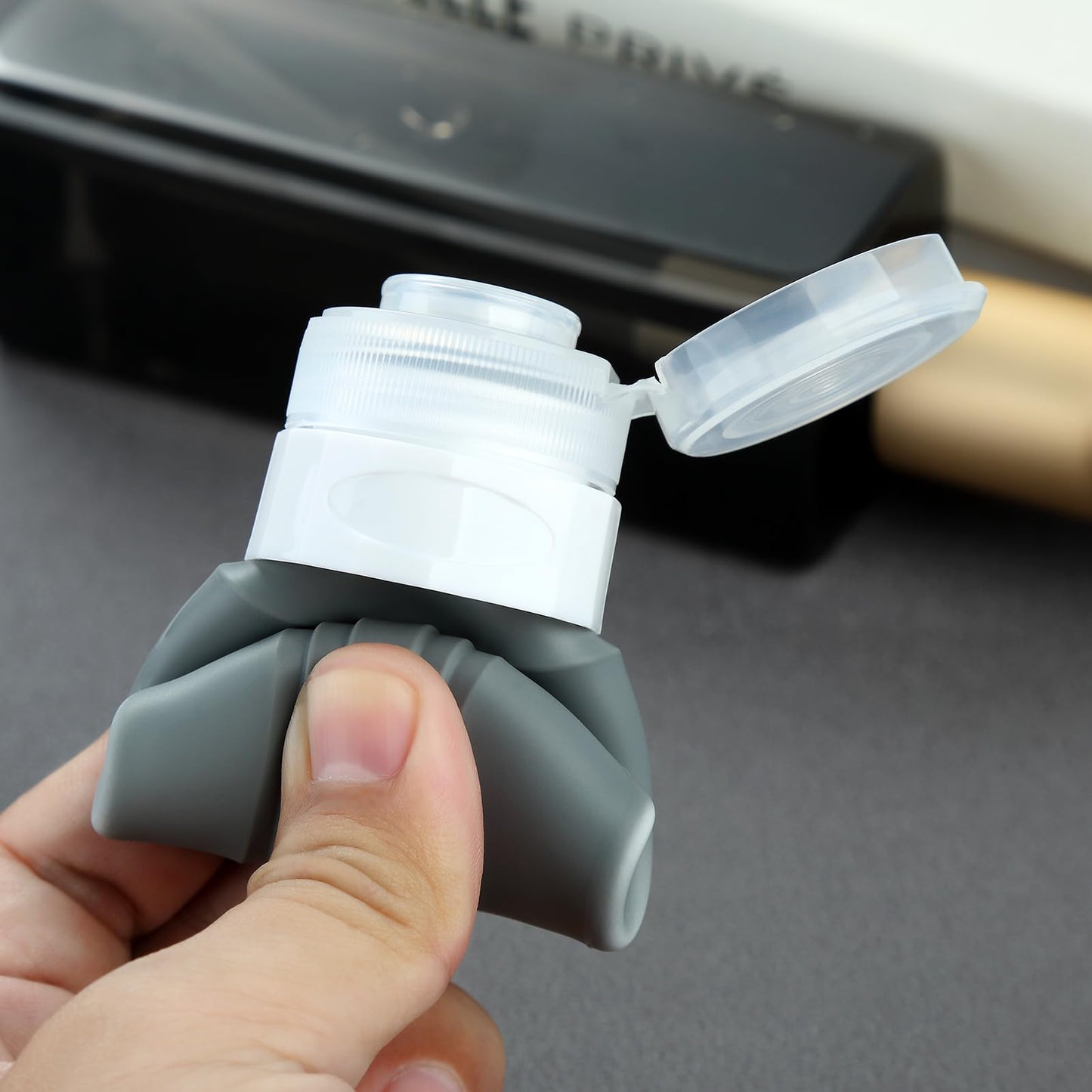 Mrsdry Travel Bottles for Toiletries, Tsa Approved 2oz Travel size Bottles, BPA Free Leak Proof Travel Toiletry Containers, Refillable Travel Accessories with Toiletry Bag for Shampoo Liquid (4 Pack)