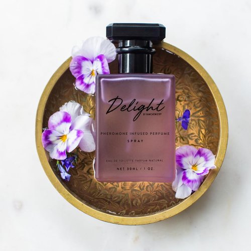 RawChemistry Delight Pheromone Infused Perfume for Women – Women's Perfume Infused with Pheromones – Delight by Raw Chemistry Spray with Feromonas – con Feromonas para Mujer