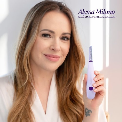 Michael Todd Beauty Sonicsmooth Dermaplane Razor - Women's Face & Eyebrow Trimmer | 8 Weeks of Blades for Peach Fuzz Removal