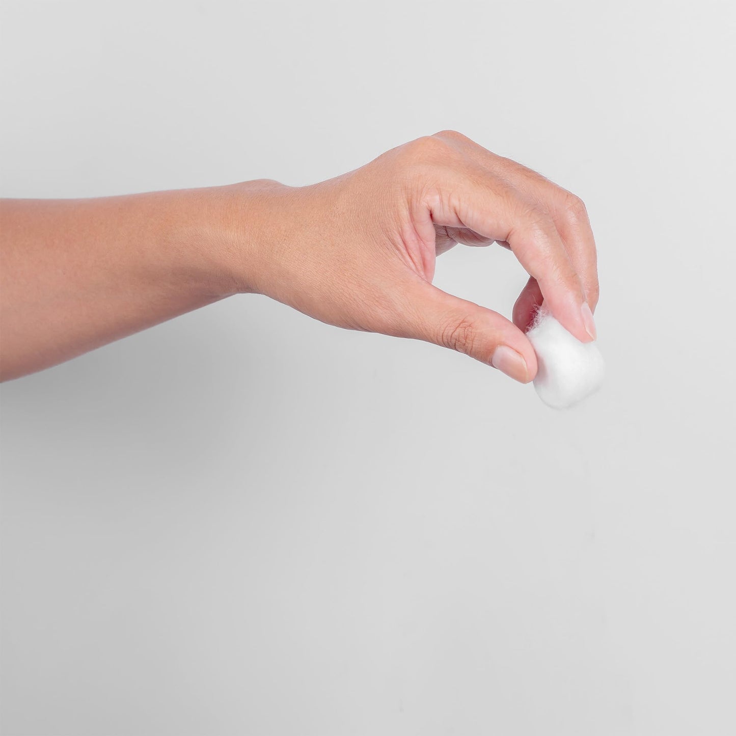 Diane 100% Pure Cotton Balls, 200 Count - Soft, Super Absorbent, Multipurpose Cotton Balls for Makeup Removal, Nail Polish, Applying Lotion or Powder, First-Aid for Everyday Household Use (Pack of 5)