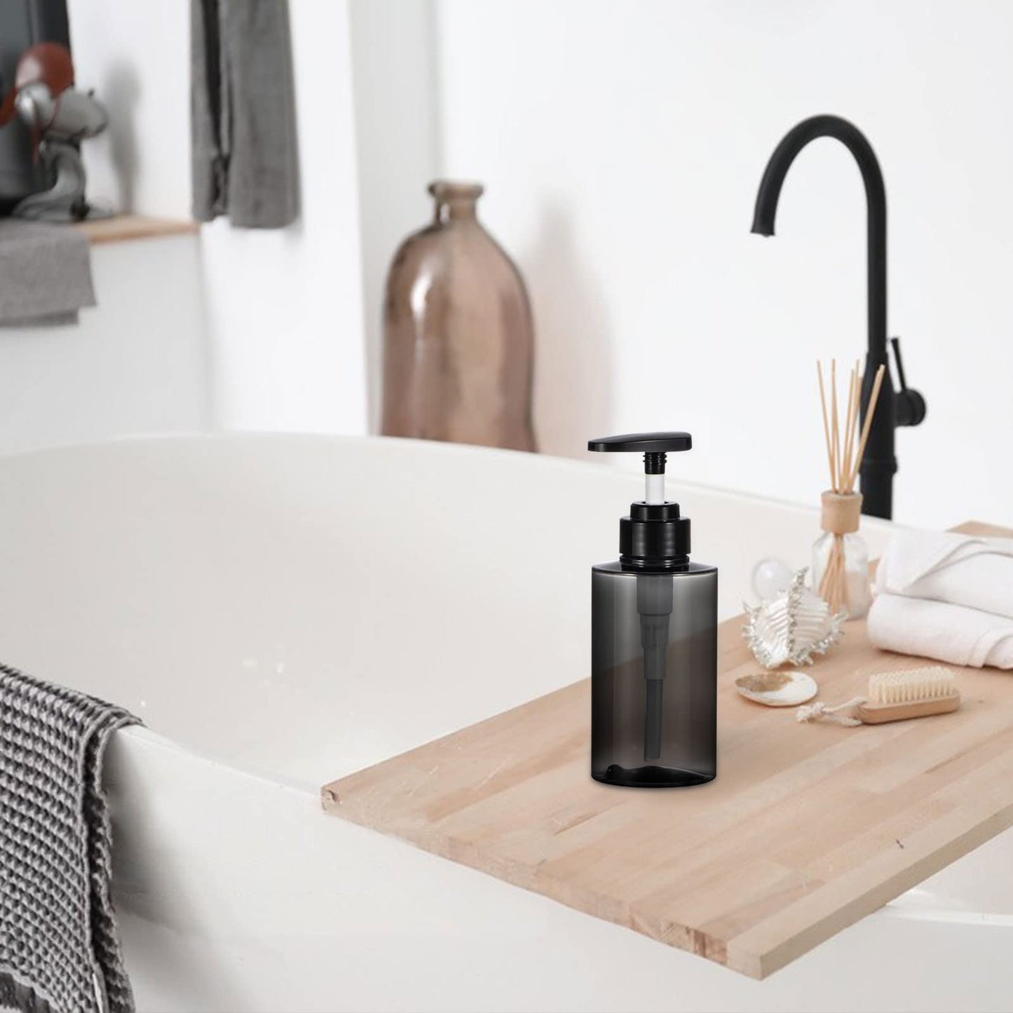 Shampoo Bottles with Pump, Yebeauty 2 Pack Empty Refillable Shower Bottle 10oz 300ml Squeeze Lotion Dispenser for Bathroom,Shampoo Soap, Conditioner Body Wash Liquidl,Clear Grey