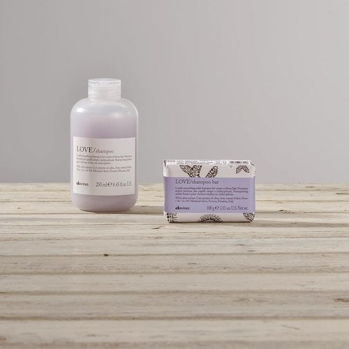 Davines LOVE Smoothing Shampoo Bar - Compact Solid for Wavy & Frizzy Hair | Softness & Shine with Olive Extract, 3.53 oz