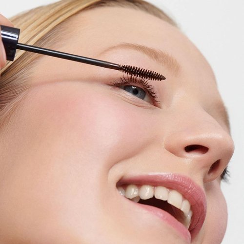 Dr. Hauschka Brown Defining Mascara 02 - Volumizing Formula, 6 ML for Lush Lashes