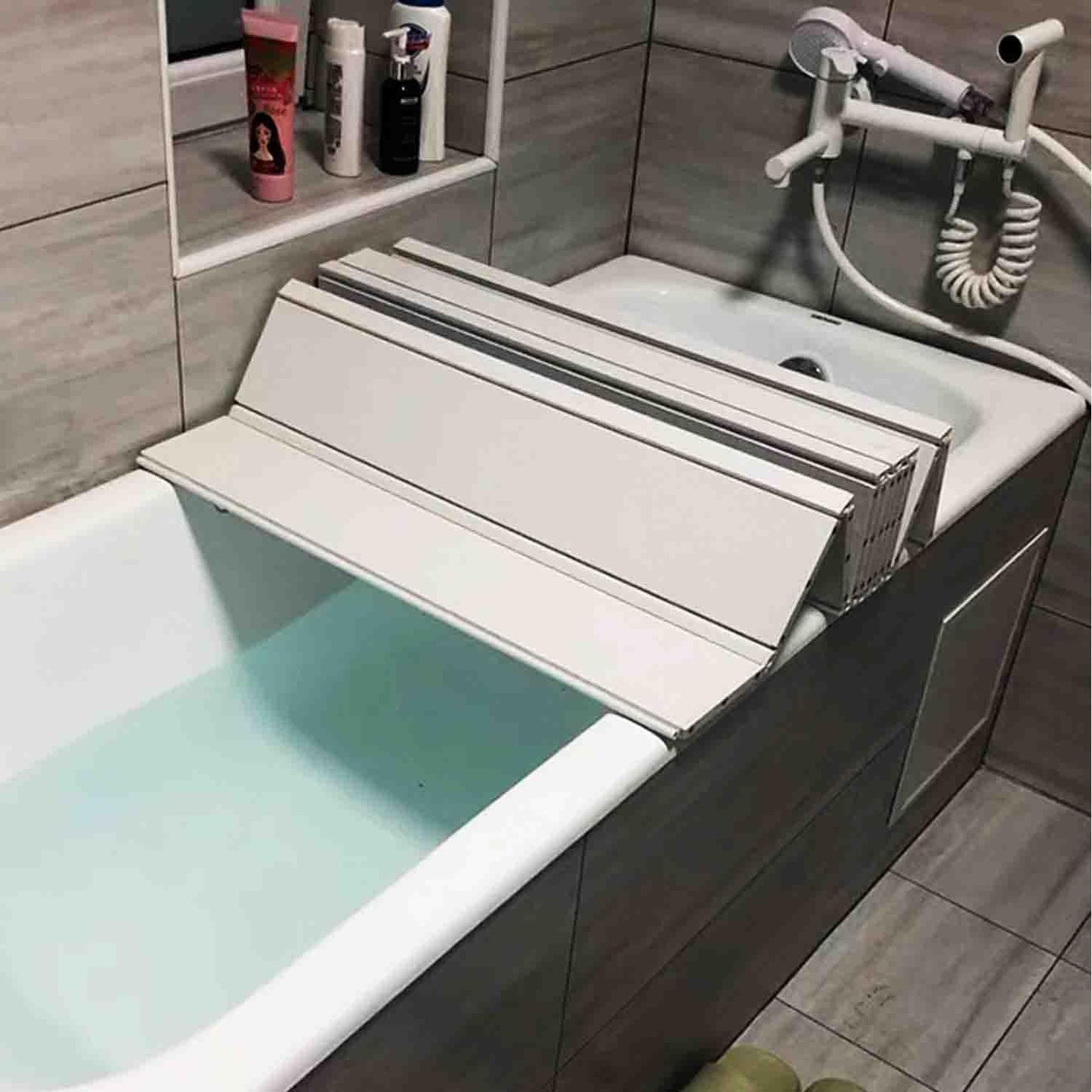 HJJKKH Shutter Bathtub Lid, Foldable Waterproof Bathtub Cover with 0.65cm thickness, PVC Bathtub Tray, Anti-dust Bathtub Cover Bath Insulation Cover, Store Wine Glass,Books,Tablets,Cellphones