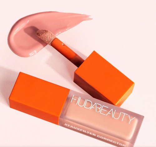 HUDA BEAUTY #FAUXFILTER Under Eye Color Corrector - Peach & Light Pinky Orange for Light to Medium Skin Tones | Infused with Vitamin C & Niacinamide