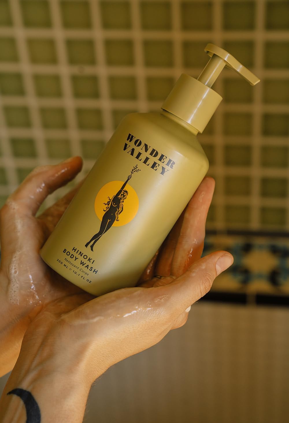 Wonder Valley Hinoki Body Wash - Vegan & Cruelty-Free Formula for All Skin Types | Hydrates & Cleanses (10.1 fl oz | 300 ml)