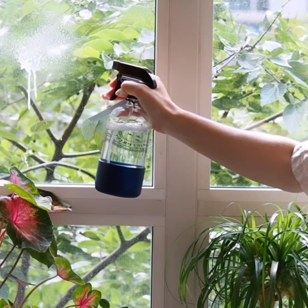 Skiennix Empty Clear Glass Spray Bottles - 16 Oz Refillable Silicone Spray Bottle for Cleaners